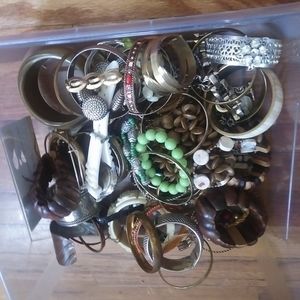 Bracelets and cuff banglets / watches LOT